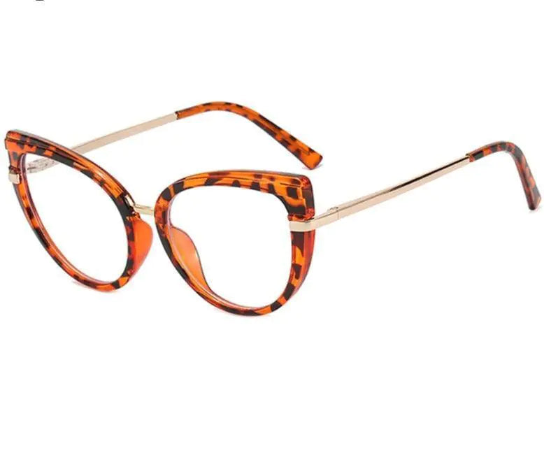 Nylah Pound Pointed Eyeglasses