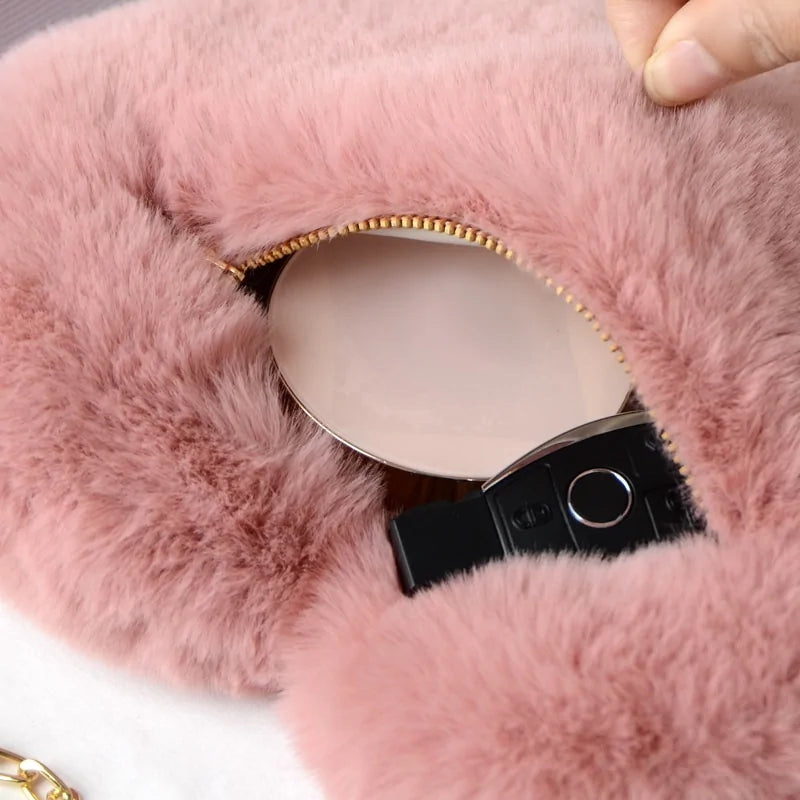 Women's Heart Shaped Faux Fur Crossbody Wallet