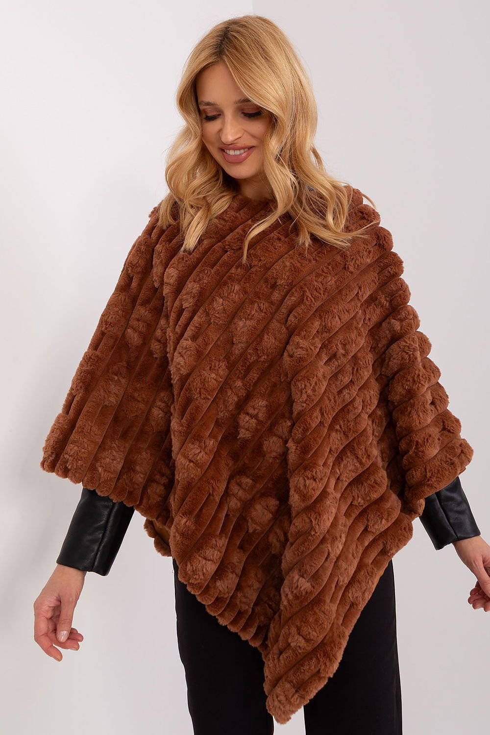 Poncho model 200534 AT