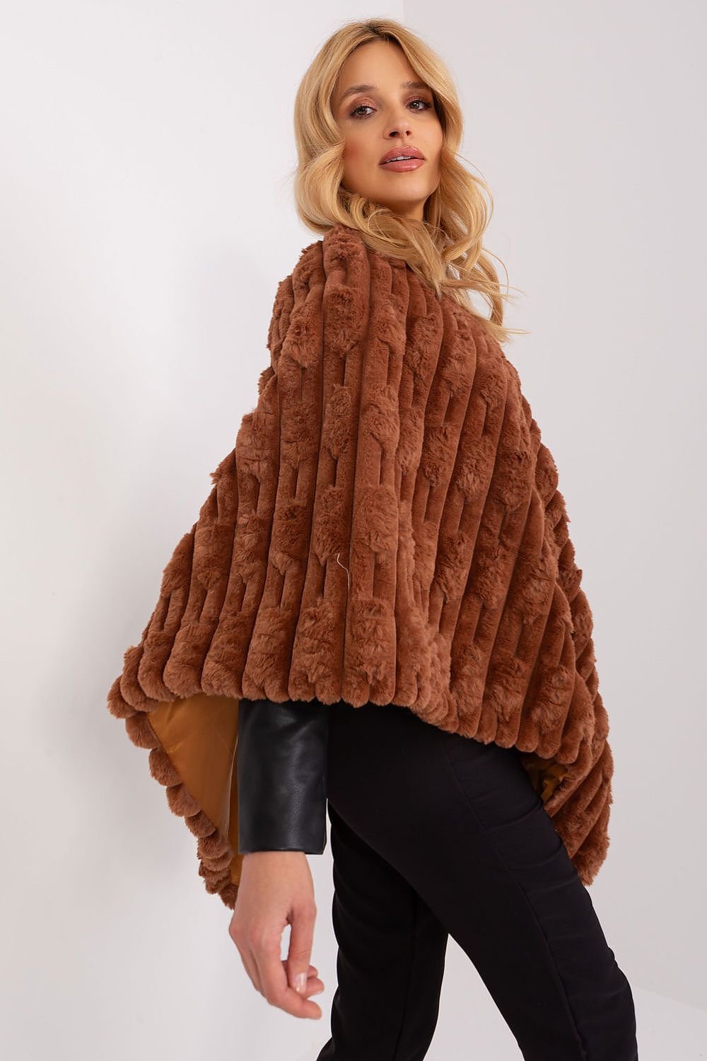 Poncho model 200534 AT