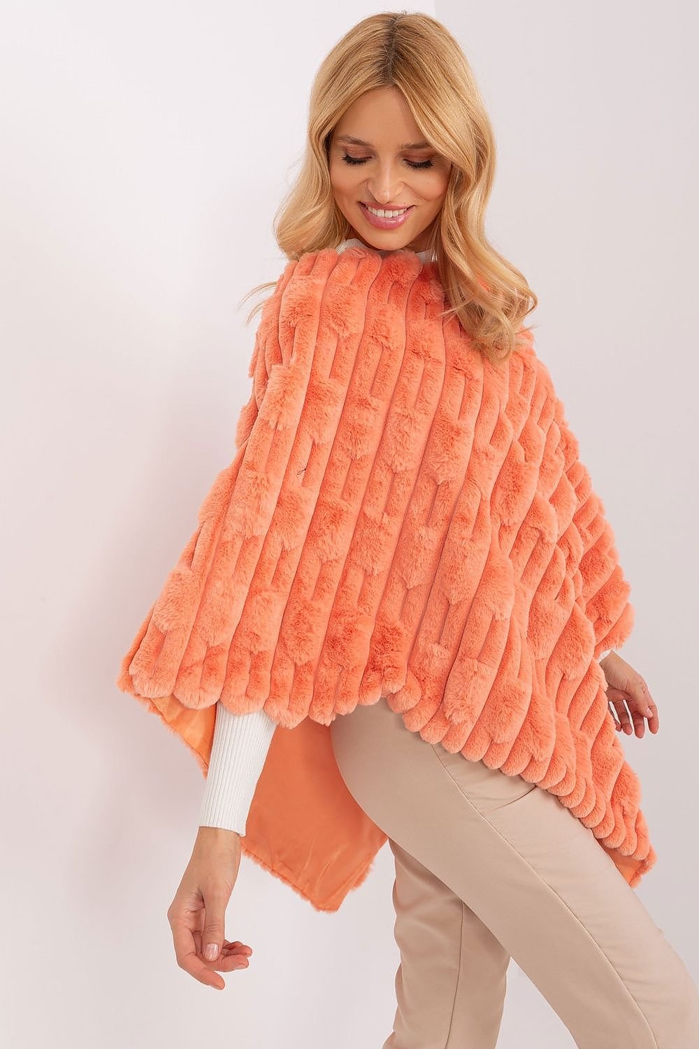 Poncho model 200534 AT