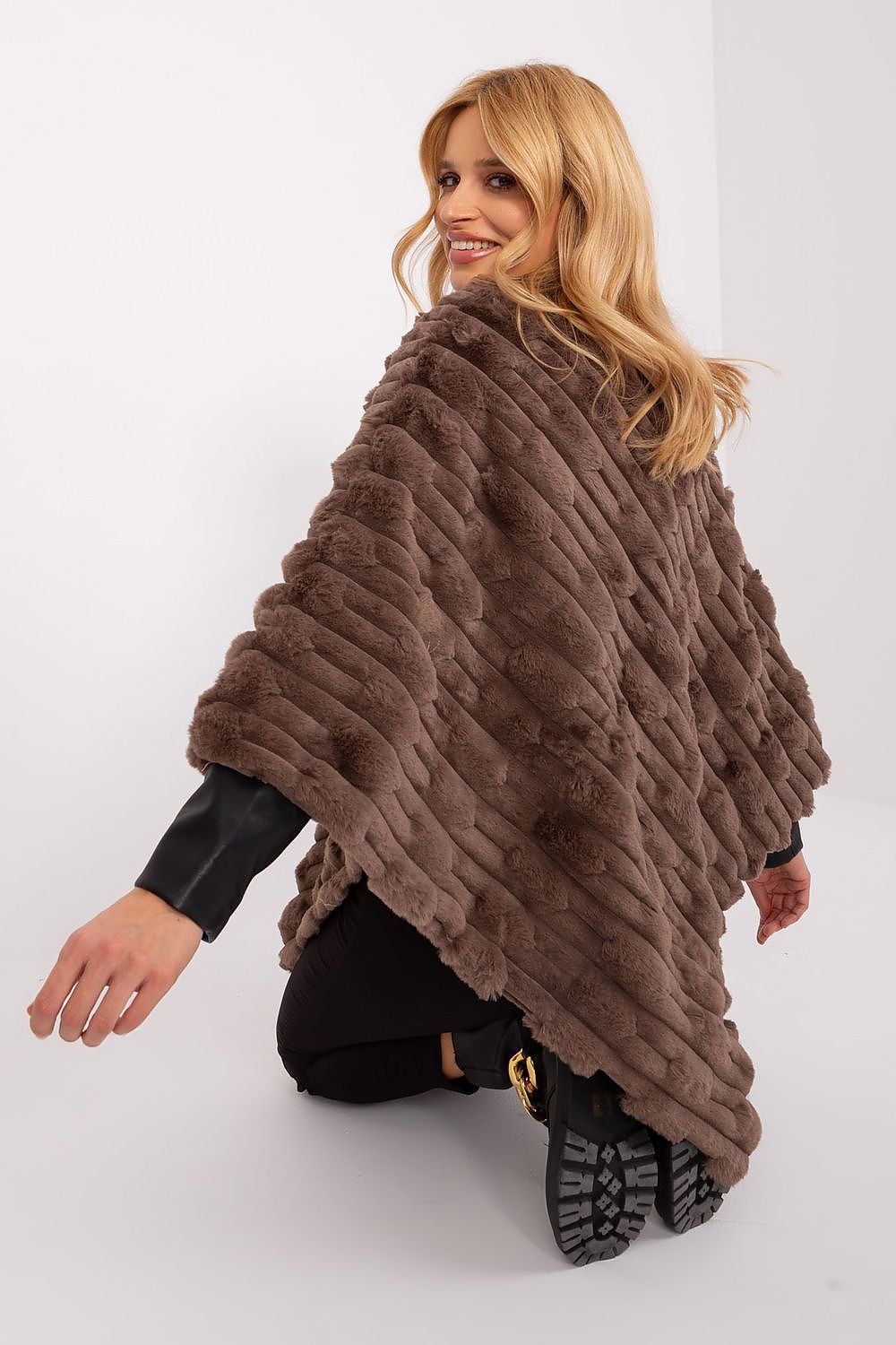 Poncho model 200534 AT