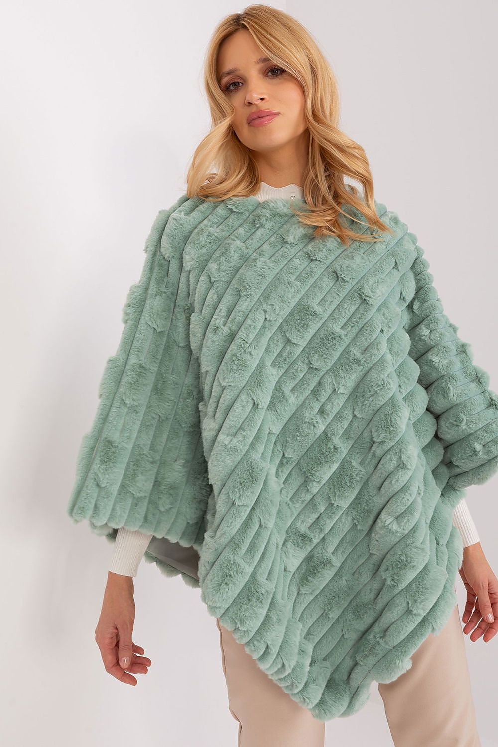 Poncho model 200534 AT