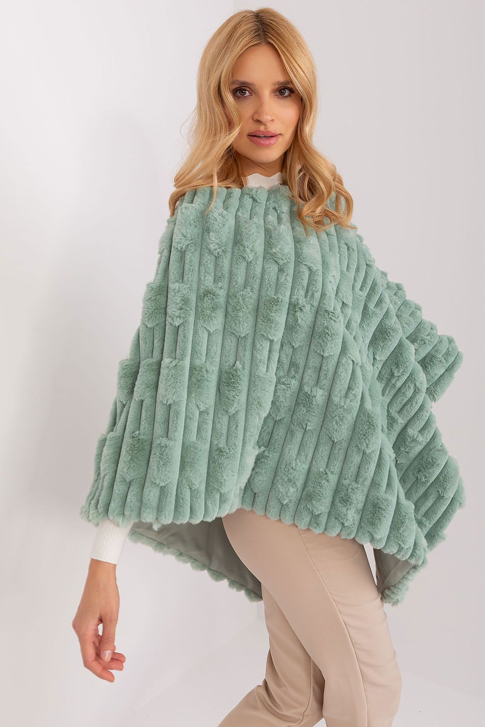 Poncho model 200534 AT