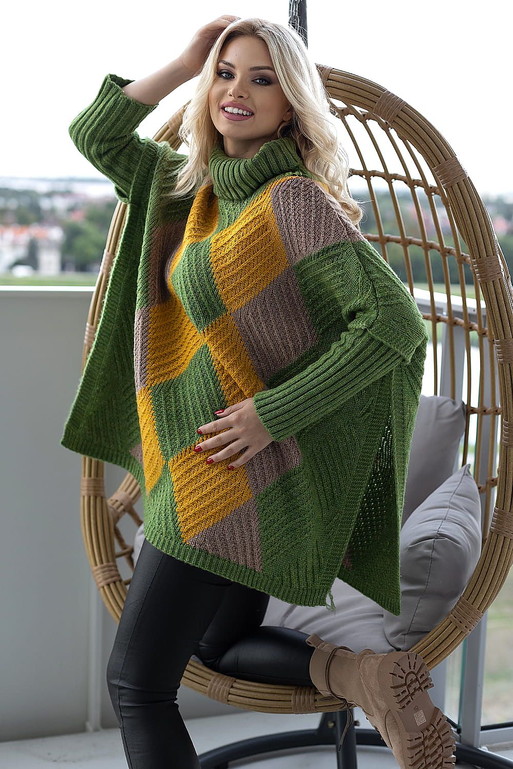 Oversize Multicolor Turtleneck