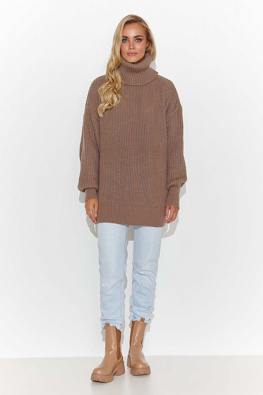 Turtleneck model 185216 Makadamia